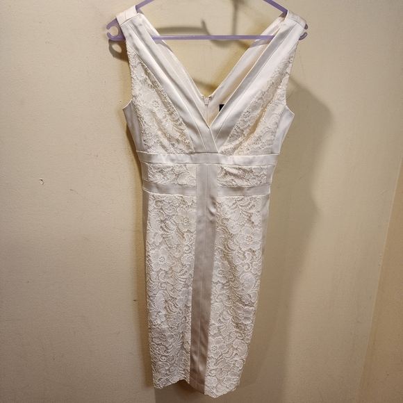 Jax Ivory Satin and Lace fitted sleeveless short Wedding dress  size 4 - Picture 4 of 11